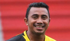 Firman Utina Latih 200 Siswa SSB Gorontalo