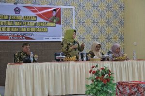 Suharsi : Kepsek Harus Bangun Komunikasi Yang Baik dengan Staff Dewan Guru