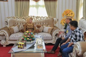 Terima Mahasiswa KKP UG, Begini Harapan Wabup Suharsi