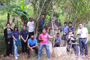 Tim Grand Luley Manado, Luley Dive Center dan Manado Treetop Zipline Park Merevitalisasi Waruga Lawit Potot Peringati Hari Pahlawan