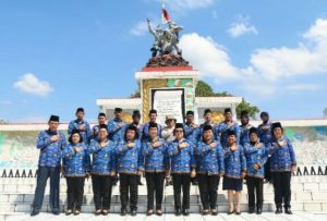 Sambut HUT ke 52 Korpri, PNS Polda Sulut Ziarah ke TMP Kairagi Manado