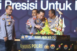 Terima Hadiah dari Kapolri, Kadiv Humas Ucapkan Terimakasih