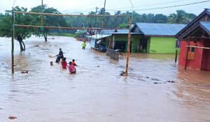 Diguyur Hujan Lebat Banjir Terjang Popayato Barat