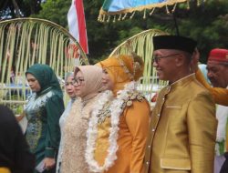 Wagub Gorontalo Disambut Adat Mopotilolo di Kantor DPRD Pohuwato