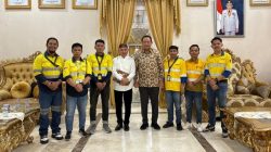 Bentuk Tim Penyelesaian Tali Asih, Gubernur Gusnar Minta Tak Ada Blokade Akses Karyawan